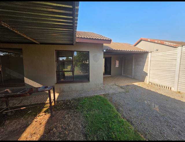 3 BEDROOM TOWNHOUSE TO LET IN KAALPLAATS